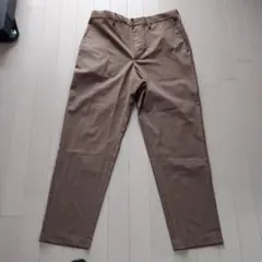 ベージュ スラックス