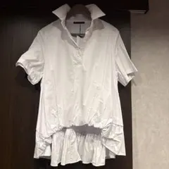 本日のみタイムセール　新品タグ付き　ポリーヌブロー半袖シャツのサムネイル