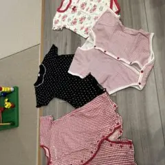 女の子半袖ロンパース 4点セット 赤と白のチェック柄 ドット花柄