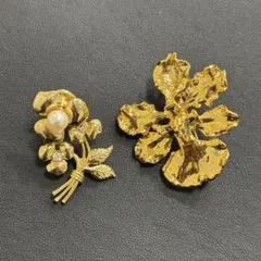 花のデザイン　ゴールド　ブローチ　ピンブローチ　2点セット