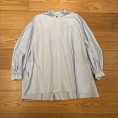 ルフィル　ブルーシャツ