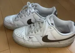 NIKE スニーカーメンズ　ホワイト ブラウン