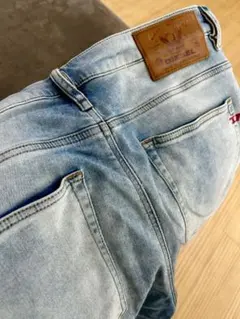 DIESEL デニムジーンズW33 L32 股下78cm ダメージジーンズ
