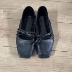 ZARA リボン付きスクエアトゥフラットシューズのサムネイル