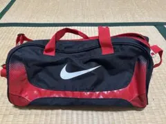 Nike プールバッグ 黒/赤