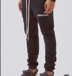 ESSENTIALS ブラック ジョガーパンツ