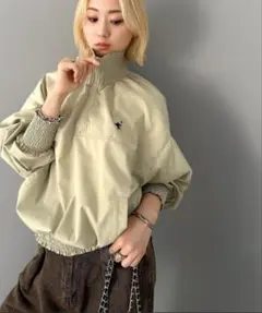 【classicalelf】胸刺繍シャーリングネックハーフジッププルオーバーのサムネイル
