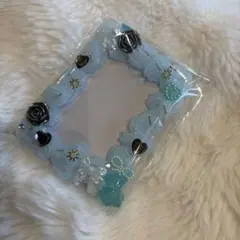 水色　ホイップデコ黒バラ