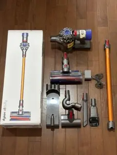 【ジャンク品】Dyson V8 コードレス掃除機＋未使用付属品多数のサムネイル