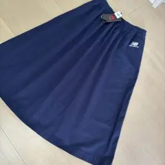 新品　リラックススカート　ニューバランス　Mサイズのサムネイル