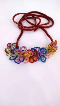 ビーズのお花畑 赤紐ネックレス ハンドメイド作品