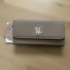 新品未使用　TAL ベージュ ロゴ付き 長財布　tal by yumiのサムネイル