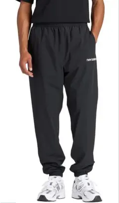 new balance ブラック ジョガーパンツ