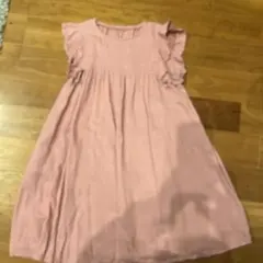 フリル付きノースリーブワンピース　薄いピンク