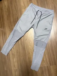 Item thumbnail for item 1553af48-8abe-4ae5-8e8c-1c9edf3be8ef