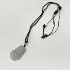 翡翠？彫刻ネックレス　⭐︎