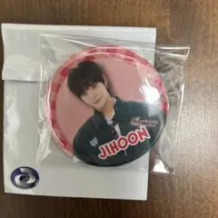 TREASURE はぴだんぶいカフェ缶バッチ・ジフン