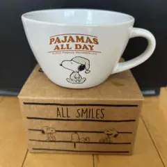 新品！スヌーピー　大きめカフェカップ 300ml 箱付き