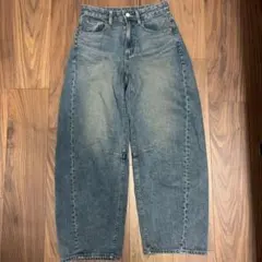GU バレルレッグジーンズ　ワイド デニムパンツ ウォッシュ加工　S 丈短め