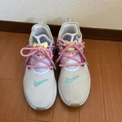 NIKE スニーカー