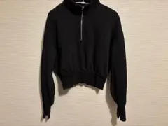 黒 ハイネック クロップドスウェット