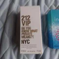 キャロライナ ヘレラ 212 VIP オードパルファム 30mL