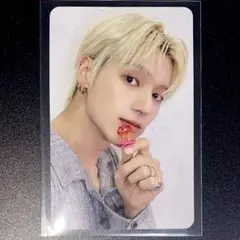 ATEEZ アチズ ウヨン makestar ラキドロ 花 PVC ウヨン ATEEZ ウヨン ANITEEZ POPUP 購入特典 トレカ セット - メルカリ