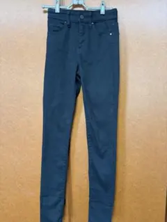 美品UNIQLO ウルトラストレッチスキニーハイライズジーンズ　22