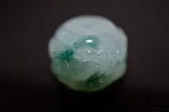 18 翡翠 手彫花珠 蝶 メンズ ネックレス ペンダント 平安御守 転運珠