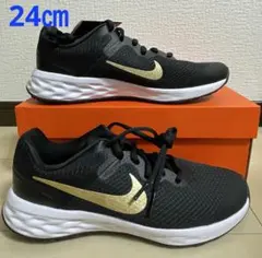 ①新品ナイキNIKE☆レボリューション24㎝ブラック/メタリックゴールド002