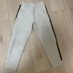 UNIQLO グレー サイドライン スウェットパンツ 120