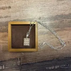 シルバー スタッズデザイン ネックレス(ライオンハート)