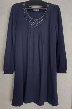 ネイビー ビジュー付き 長袖ワンピース