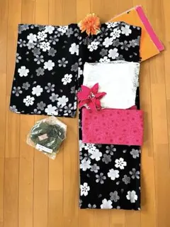 黒地花柄浴衣・帯・髪飾りセット