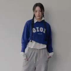 OIOI オアイオアイ 韓国 トレーナー　青のサムネイル