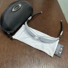 OAKLEY サングラス 009096 ブラックミラーレンズ ケース付き - メルカリ