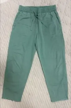 ZARA パンツ テーパード カジュアルパンツ グリーン