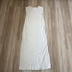 unfil Bshopアイボリー ノースリーブ ロングワンピースのサムネイル