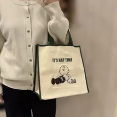 PEANUTS スヌーピー トートバッグ 新品ダグ付き　キャラバック　使いやすい