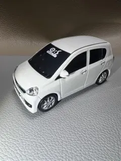 Daihatsu Mira e:S イース　プルバックミニカー 本体のサムネイル