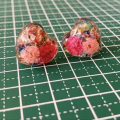 ハンドメイド　レジンハート型ピアス【琉球ガラスカレット】