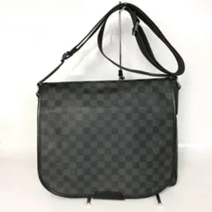 LOUIS VUITTON ヴィトン ダミエ グラフィット メッセンジャーバッグ