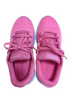 UNDER ARMOUR CHARGED PURSUIT スニーカー 24.0のサムネイル