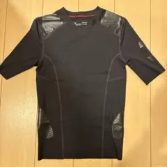 新品同様 アンダーアーマー 1320980 MD M メンズ 半袖インナー