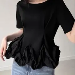 junoah フリル半袖トップス ブラックのサムネイル