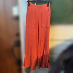 №1 GUオレンジパンツ スリット入り