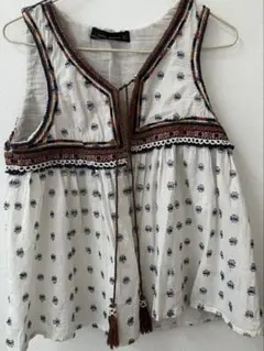 美品ZARA WOMAN 刺繍入りベストトップスカットソージレ