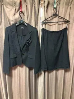 コサージュ付きラメ入りスーツ(ジャケット＋スカート)卒園卒業式