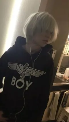 lazydoll着用 boy london hoodie archive 00s