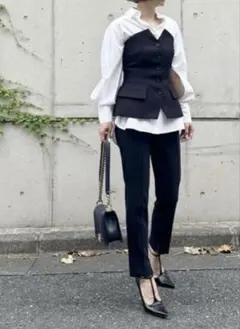 Cygne フロントボタンビスチェ Nelly ブラック　完売品 cygneのフロントボタンビスチェ 美品 - メルカリ